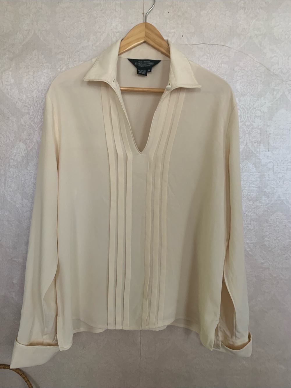 The J. Peterman Company Cream 100% Silk Pleated V-Neck Collar Blouse